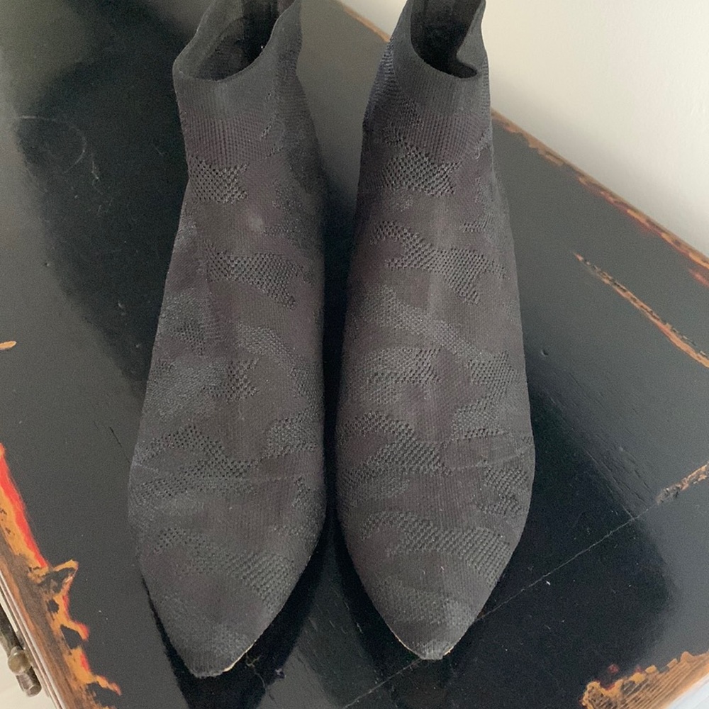 ASH Black boots in good condition great for the summer. Pull on great stretch